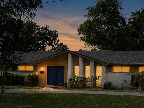 1911 Sterling Dr, Tyler, TX 75701