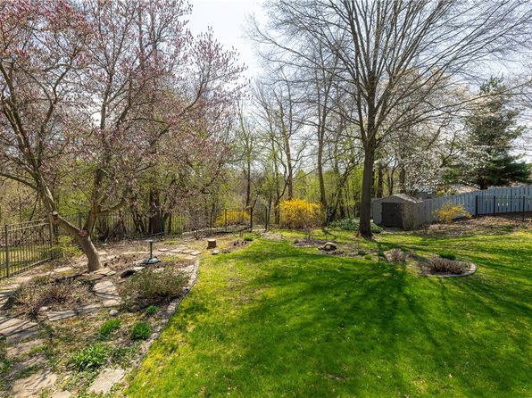 122 Eastman Ests, Rochester, NY 14622