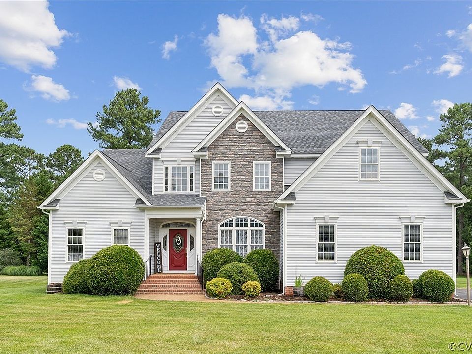 1st image of 14443 Woodleigh Dr