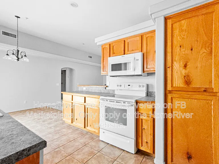 2806 Palisades Dr #101 — Photo 7