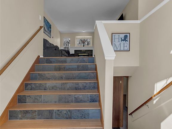 3rd image of 14212 Woodland Avenue E