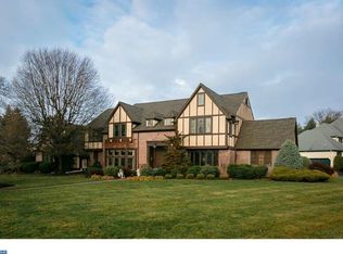 163 Forest Rd, Moorestown, NJ 08057