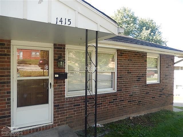 1st image of 1415 W Waldo Ave