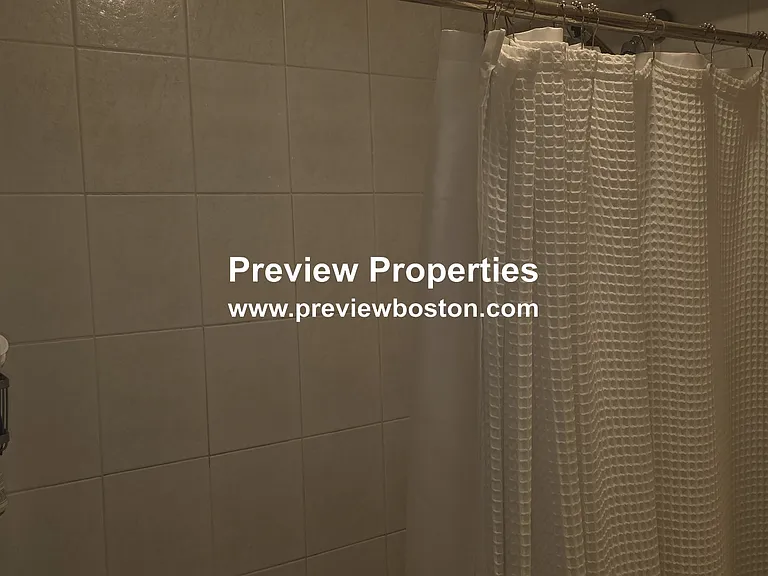 321 N Harvard St #P — Photo 6