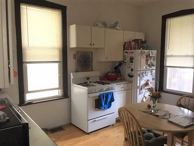 1911 W Eddy St #1 — Photo 8