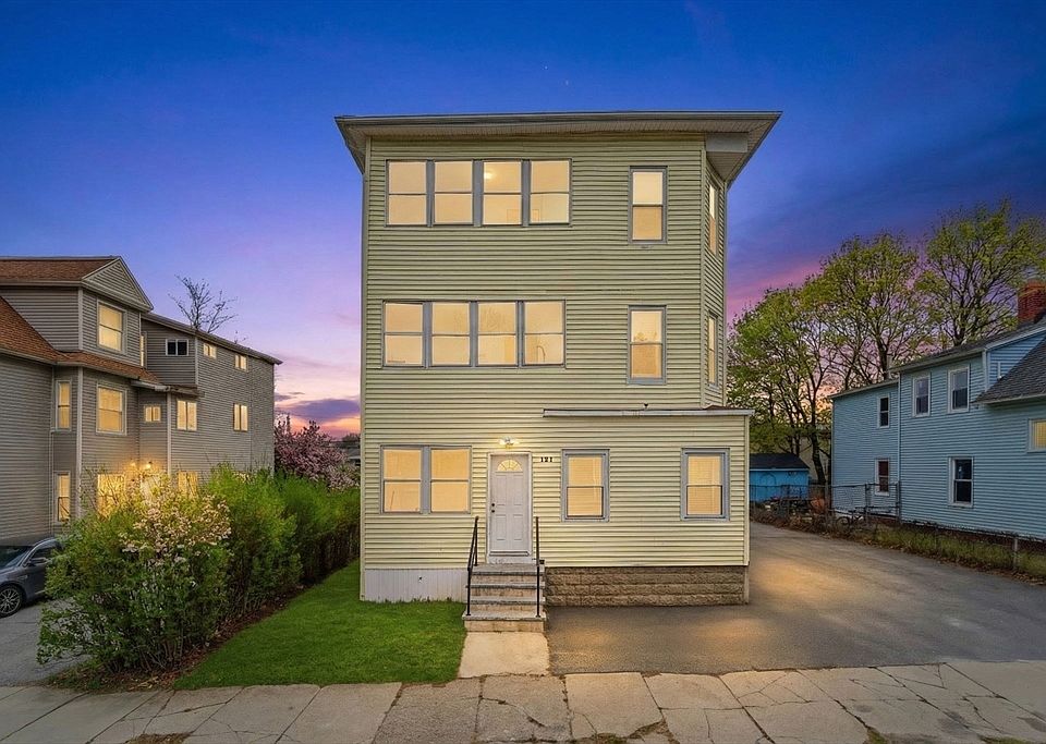 1st image of 121 Winfield St