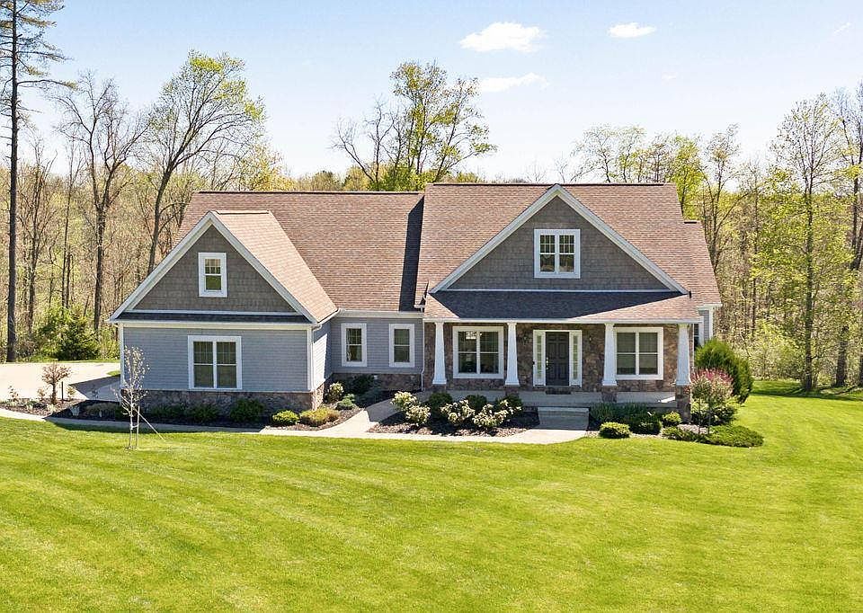1st image of 61880 Whispering Pines Dr