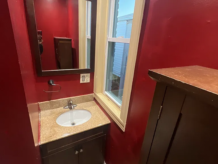 1115 W King St #2 — Photo 13