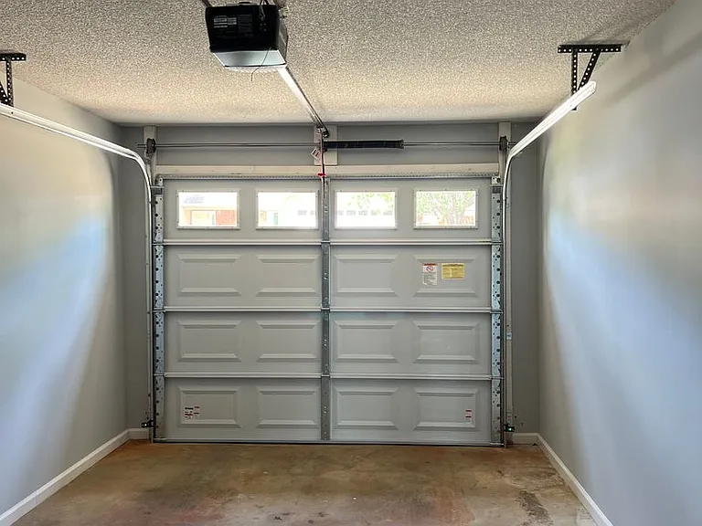 115 W Briar Dr — Photo 20