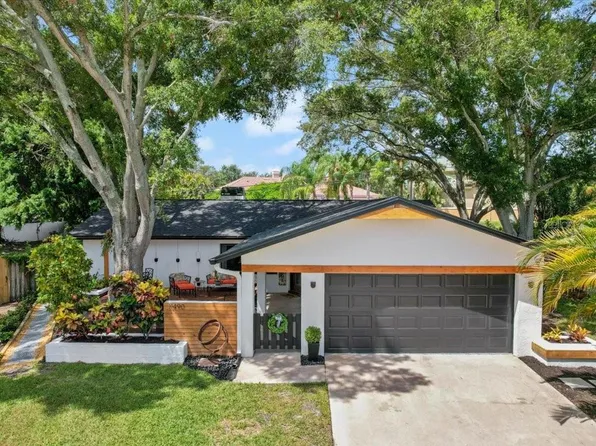 11490 102nd Ct, Seminole, FL 33778