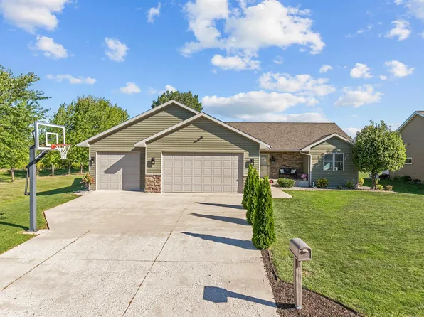 W6434 Dogwood Ln, Menasha, WI 54952