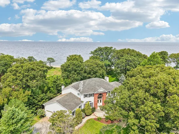 2 Penny Lane, Nissequogue, NY 11780