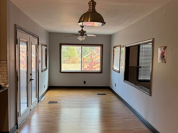 4th image of 212 Briarcliffe E