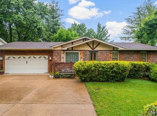 1242 Larkin Williams Rd, Fenton, MO 63026