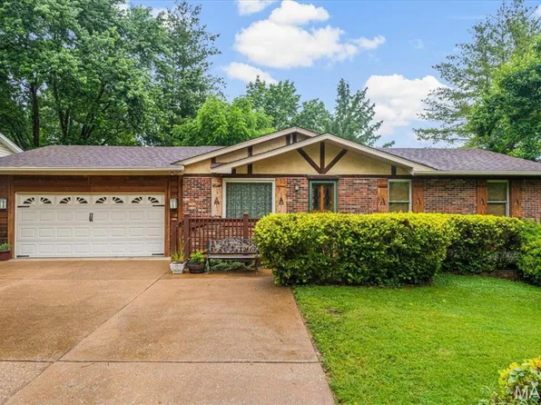 1242 Larkin Williams Rd, Fenton, MO 63026