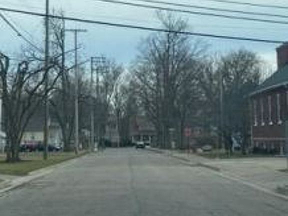 Exterior Neighborhood (street photo)