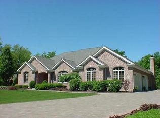 9111 Glacier Rdg, Richmond, IL 60071