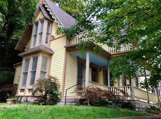 212 Spring St, Eureka Springs, AR 72632