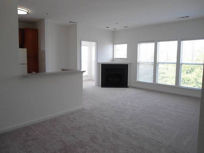 Open livingrm w/fireplace