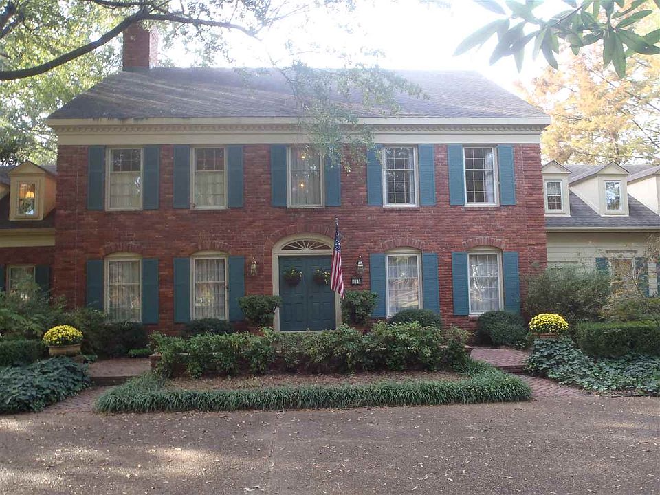 2nd image of 4 Dogwood Dr