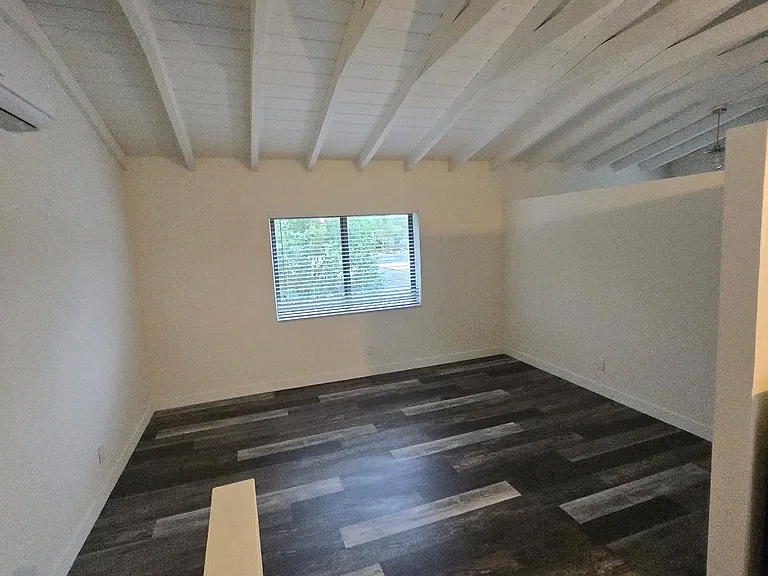602 SW 5th Ave #1 — Photo 5