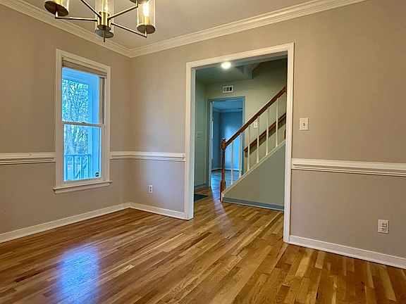 3rd image of 4709 Rollingwood Ln
