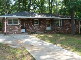 905 Green Valley Rd SW, Mableton, GA 30126