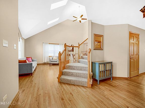 4th image of 10371 Redwood Dr