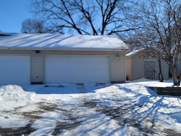 2nd image of 419 S Polk Pl