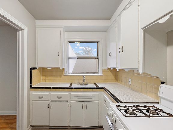 3rd image of 1943 Ewald Cir #203