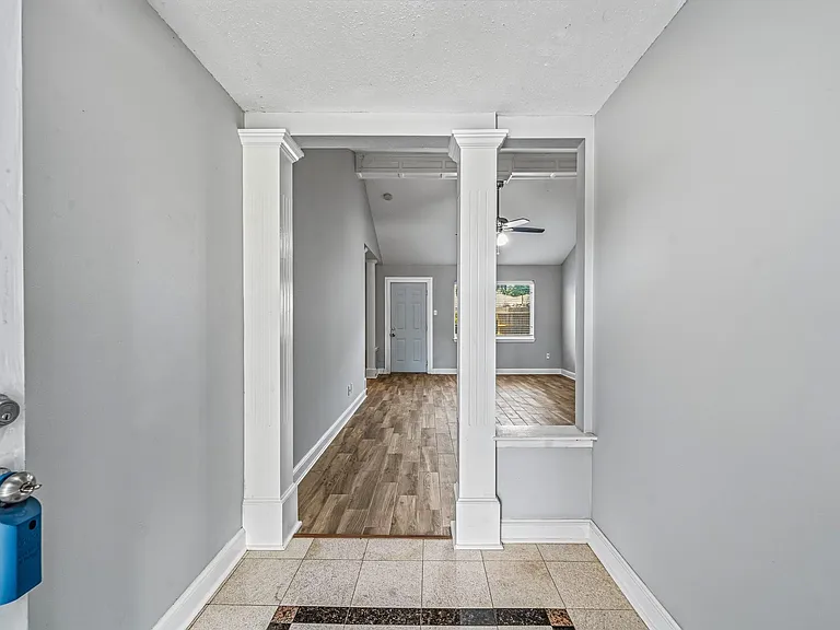 9666 Windswept Ln — Photo 4