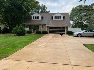 491 Arehart Dr, Mogadore, OH 44260