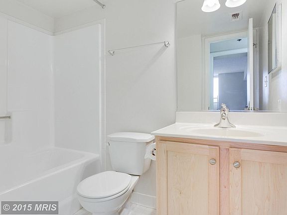 3rd image of 1024 N Utah St APT 918