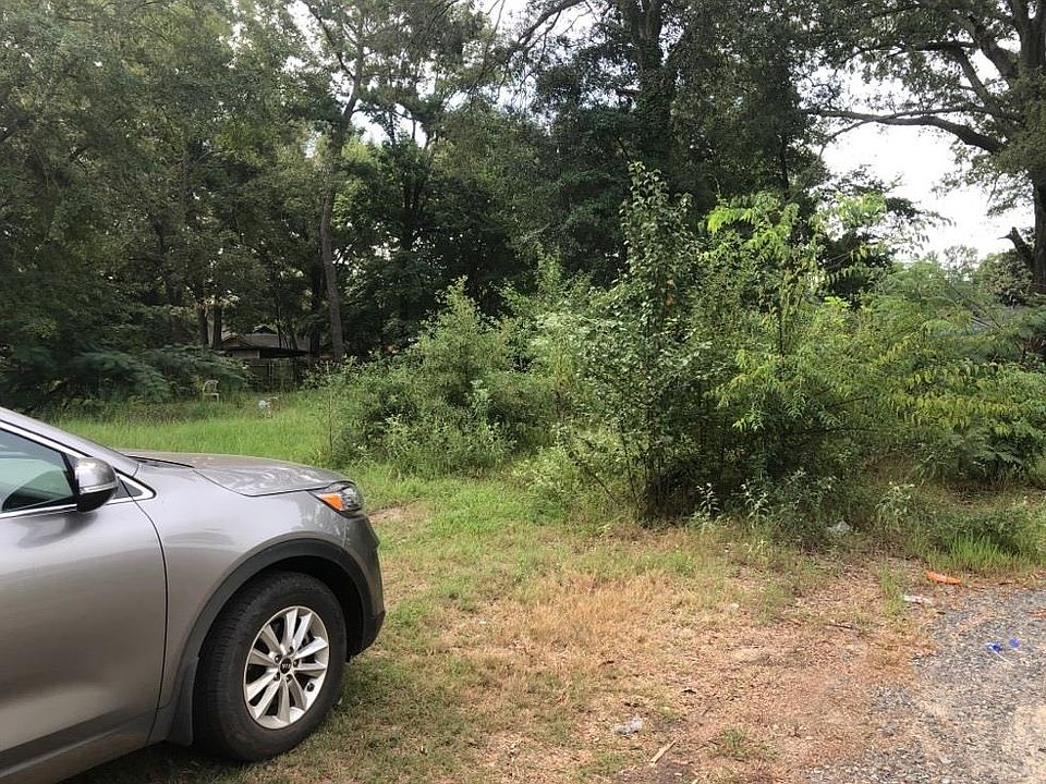 2nd image of 706 Travis Ave