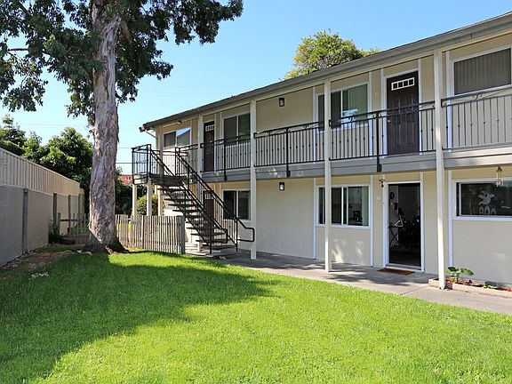 2nd image of 37811 Fremont Blvd #8
