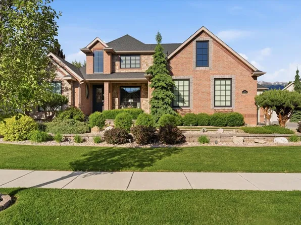 136 N Mountain Vistas Rd, Kaysville, UT 84037