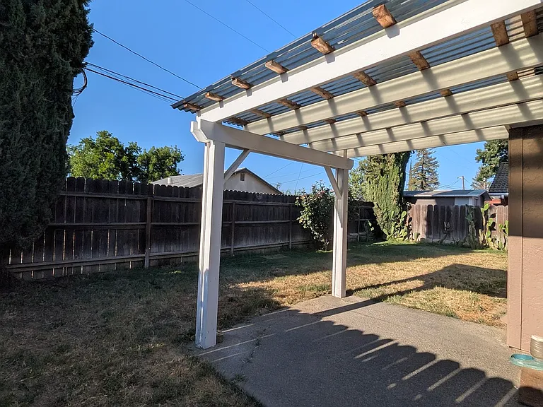 705 Marin Ave — Photo 17