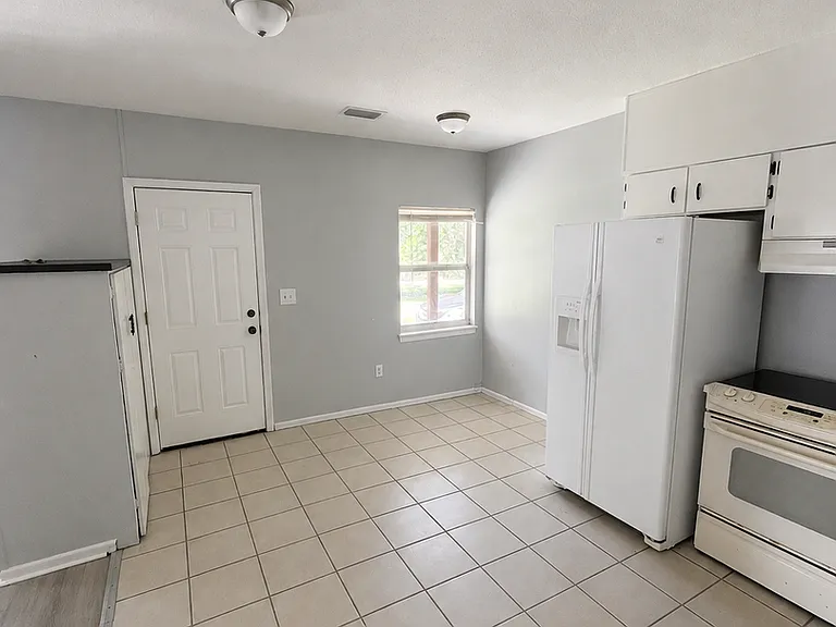 3185 Patsburg Pl — Photo 2