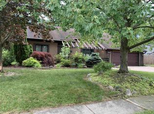 9909 Houndshill Pl, Fort Wayne, IN 46804