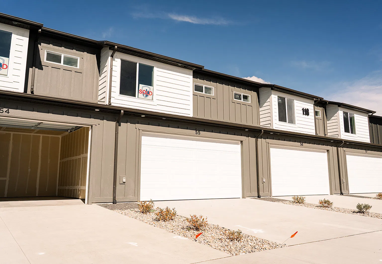 3 bed, 2.5 bath, 1425 sqft, $2,000 — Photo 3