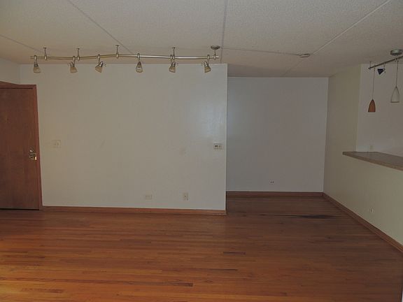 4th image of 8700 W Evelyn Ln APT 105