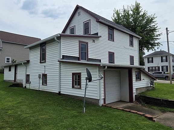 5th image of 245 Walnut St