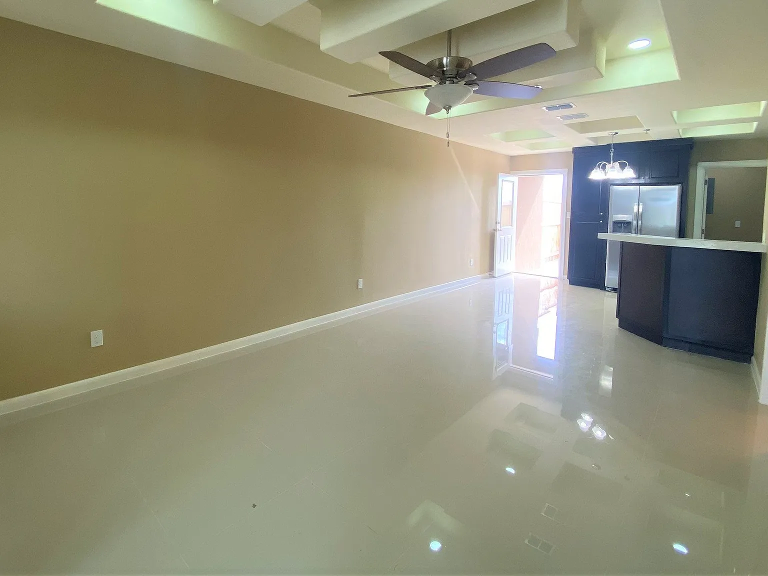 3 bed, 2.5 bath, 1260 sqft, $1,200 — Photo 3
