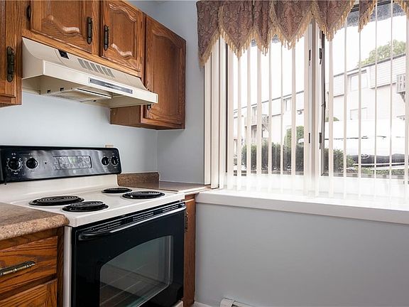 3rd image of 62 Village Ct #62