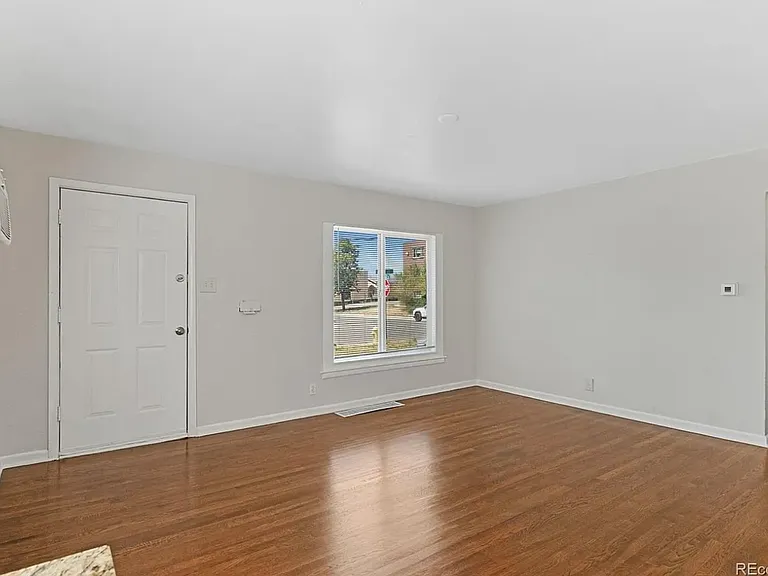 1390 Alton St — Photo 6