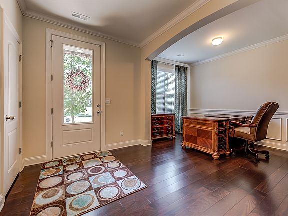 4th image of 16032 Alsace Dr