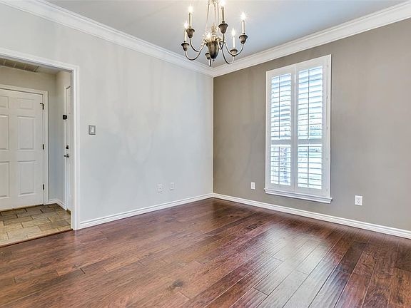 4th image of 2201 Covington Ct