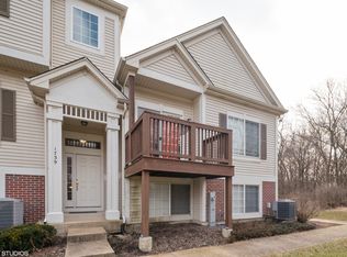 1747 Fredericksburg Ln, Aurora, IL 60503