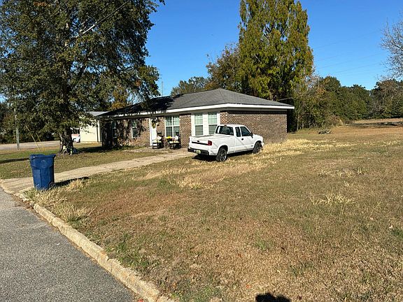 2nd image of 373 Hickory Ct