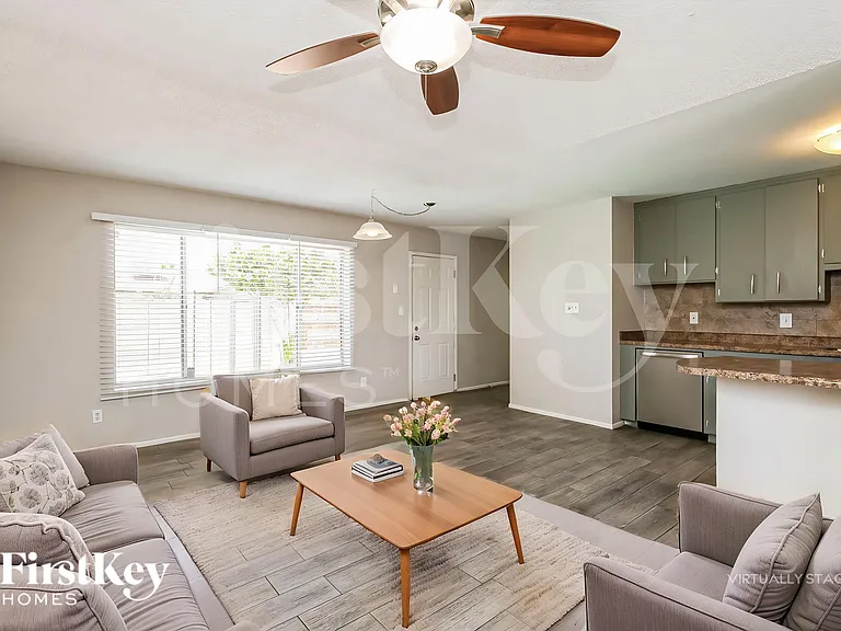 2030 E Aspen Ave — Photo 4
